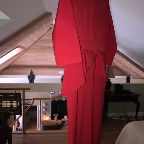 Below the knee red peplum sheath - Picture 3 of 4